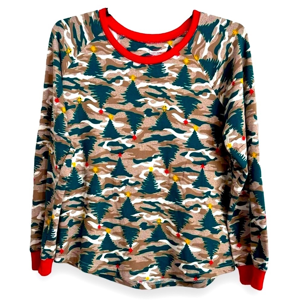 Pajamarama 2XLT Big & Tall Christmas Trees on Camo Background Long Sleeve Top